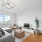 Modern 2min Cloche D'or - Balcony And Business Ready *