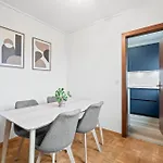 Modern 2min Cloche D'or - Balcony And Business Ready *