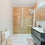 Modern 2min Cloche D'or - Balcony And Business Ready